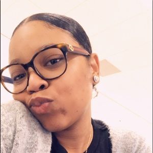 Meet your Posher, Alexandria